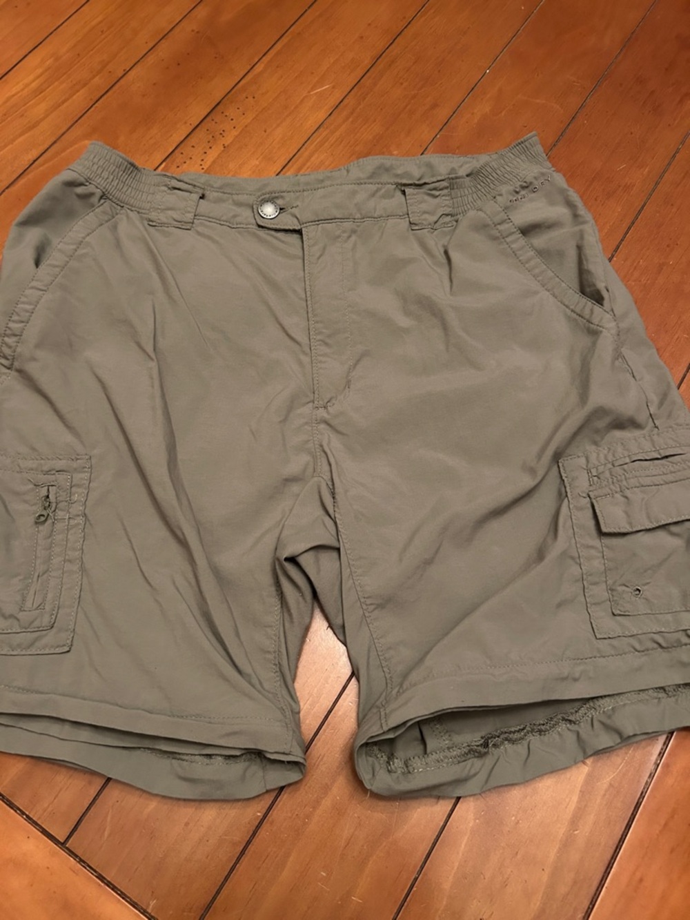 Columbia Olive Green Cargo Shorts Women’s Medium – Outdoor Utility